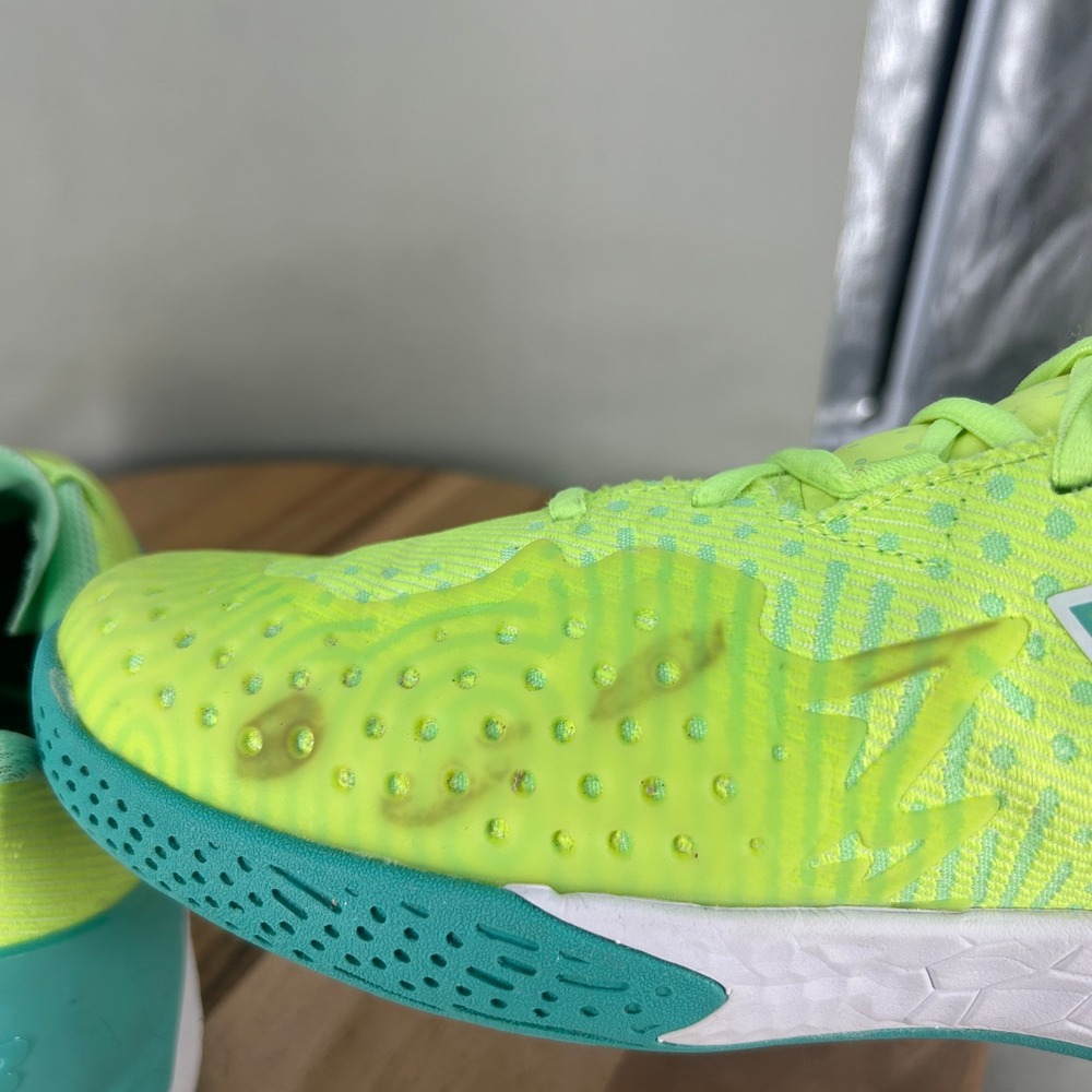 New Balance Fresh Foam Lav V2 Womens Tennis Shoes Yellow Green Size 12 Wide - Picture 5 of 8